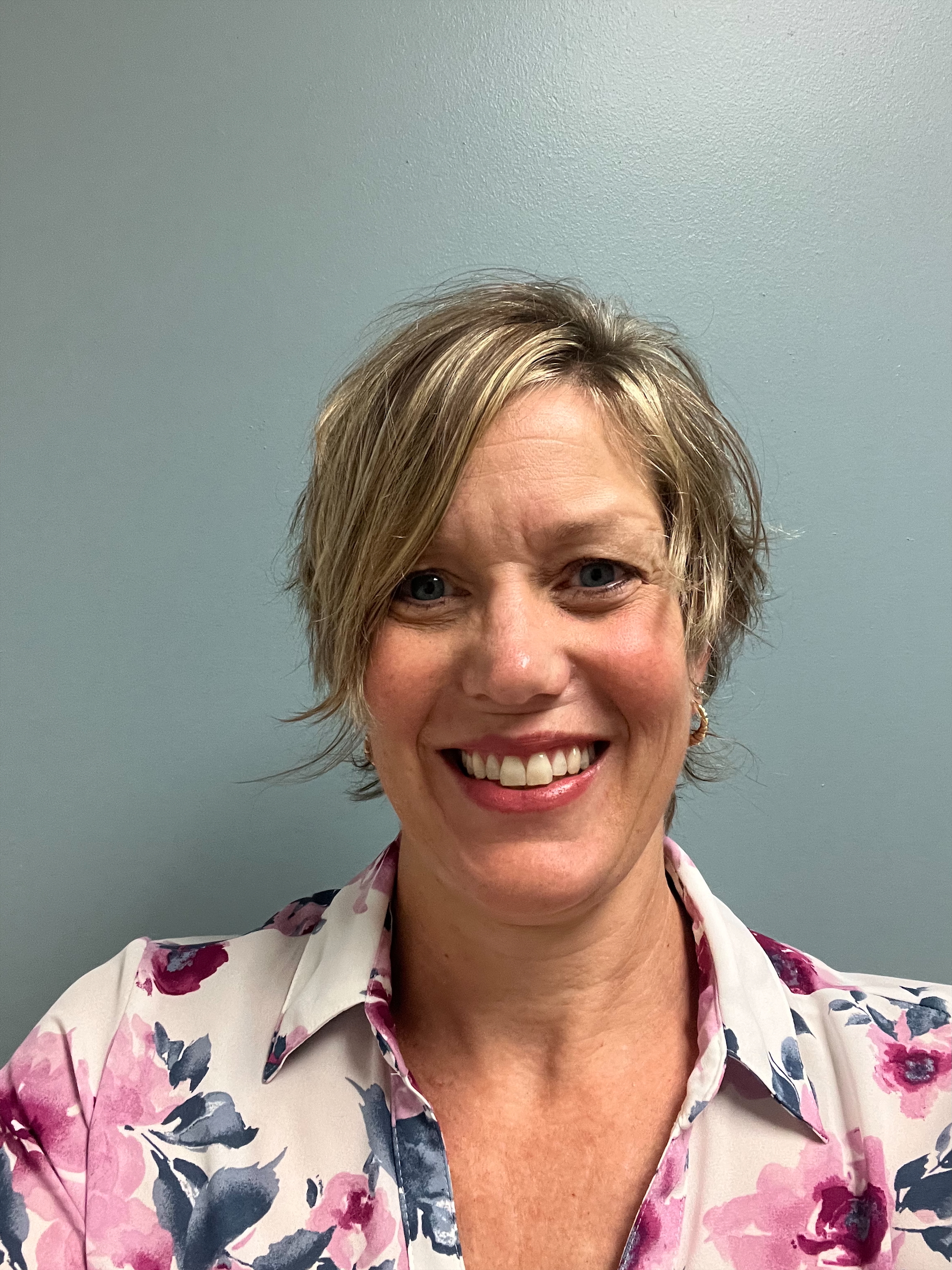 Tara Apriletti, NP